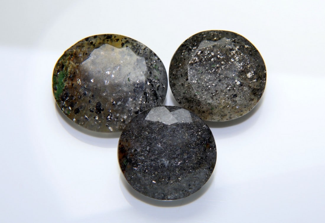 Wonderful " Natural Black Sunstone " 53.75 Cts Natural Black Sunstone Lot: No Reserve! Title: Wonderful " Natural Black Sunstone " 53.75 Cts Natural Black Sunstone Lot Additional Info: emstone : Natural Black Sunstone Origin : Africa Weight : 53.75 Carats Dimensions : 20.97x