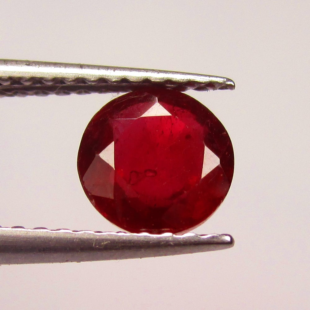 1.20 Ctw Natural Mozambique Red Ruby Round Cut (1 of 2)
