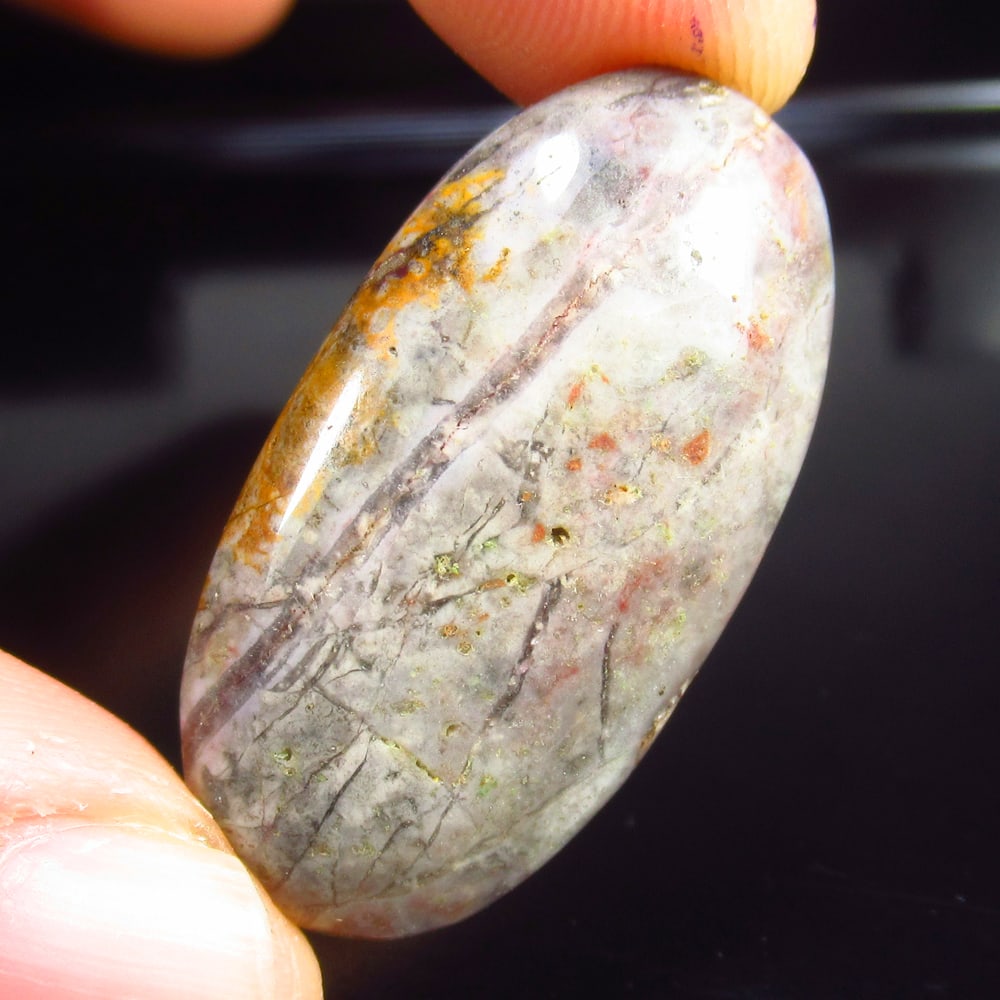 25.81 Ct - Natural Crazy Lace Agate: No Reserve! Title: 25.81 Ct - Natural Crazy Lace Agate Description: Gemstone Gemstones: Agate Carat Weights: 25.81 Size/Dimensions:33.0 x 18.0 x 5.0 mm Additional Info:Pieces : 1 No's / Shape : Oval C