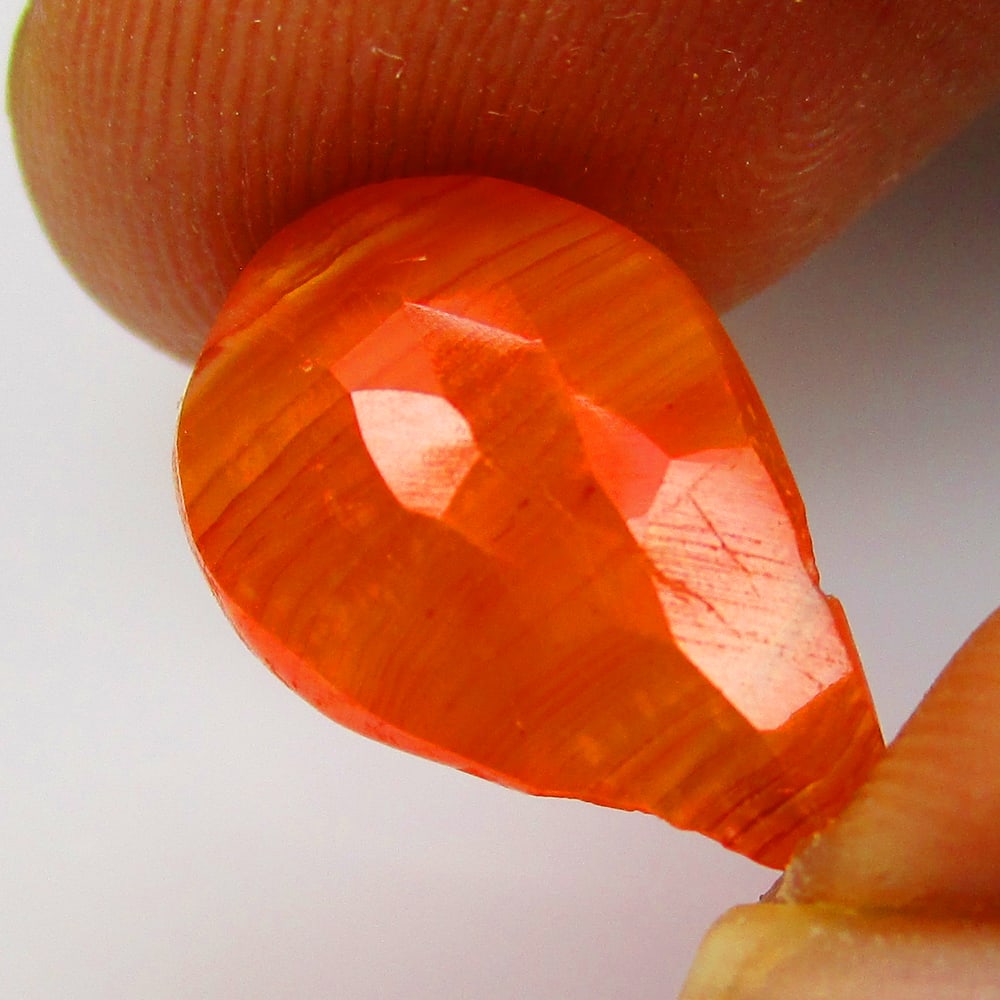 5.45 Ctw Natural Orange Carnelian Pear Beads: No Reserve! Title: 5.45 Ctw Natural Orange Carnelian Pear Beads Stone Clarity: Semi-Transparent Gemstone:Natural Carnelian Beads Carat Weights: 5.45 Size/Dimensions: 15.30 x 10.10 x 6.20 mm Additional