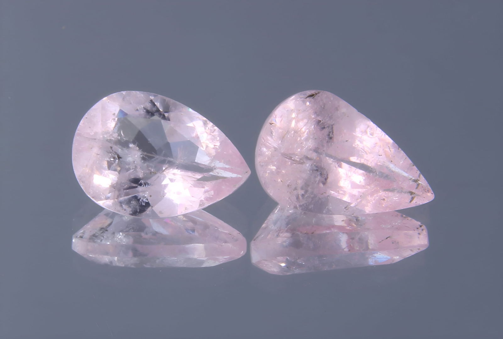 Marvellous " Natural Morganite " 1.11 cts Natural Morganite Lot: No Reserve! Title: Marvellous " Natural Morganite " 1.11 cts Natural Morganite Lot Additional Info: Gemstone : Natural Morganite Shape and Cut : Pear, Cut Weight : 1.11 carats Measurements : 7.12x4.71