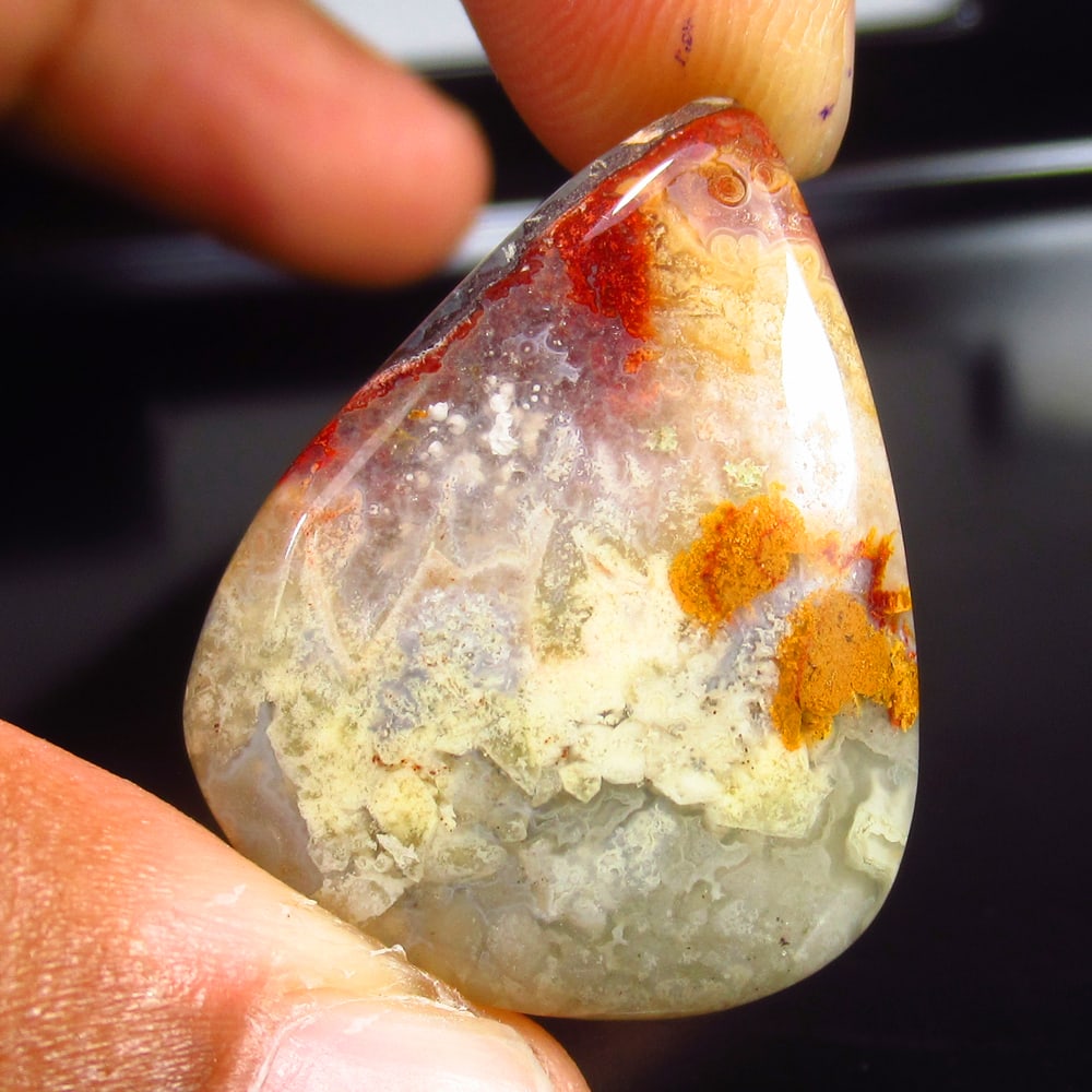 28.57 Ct - Natural Crazy Lace Agate: No Reserve! Title: 28.57 Ct - Natural Crazy Lace Agate Description: Gemstone Gemstones: Agate Carat Weights: 28.57 Size/Dimensions:30.0 x 20.0 x 5.1 mm Additional Info:Pieces : 1 No's / Shape : Pear C