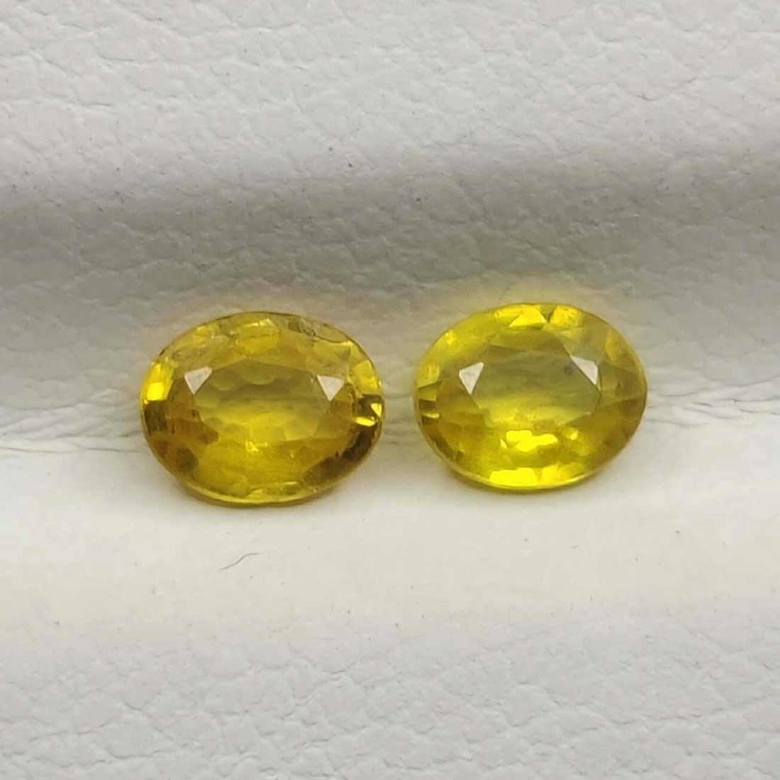 0.65 Ct Natural Yellow Sapphire Pair (1 of 2)