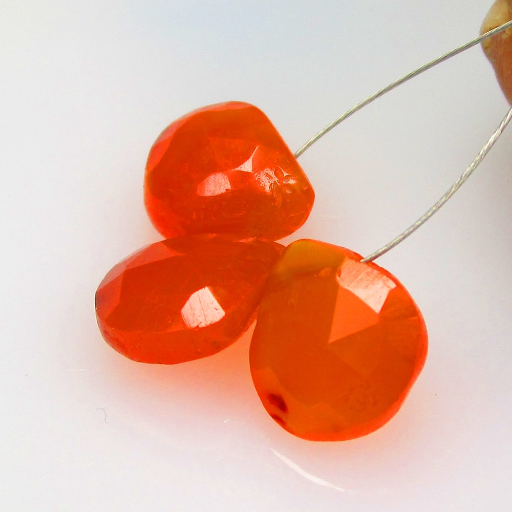 9.02 Ctw Natural Orange Carnelian Pear Beads: No Reserve! Title: 9.02 Ctw Natural Orange Carnelian Pear Beads Stone Clarity: Semi-Transparent Gemstone:Natural Carnelian Beads Carat Weights: 9.02 Size/Dimensions: 10.3x4.8 - 10.7x5.8 mm / 3 Pc's Ad
