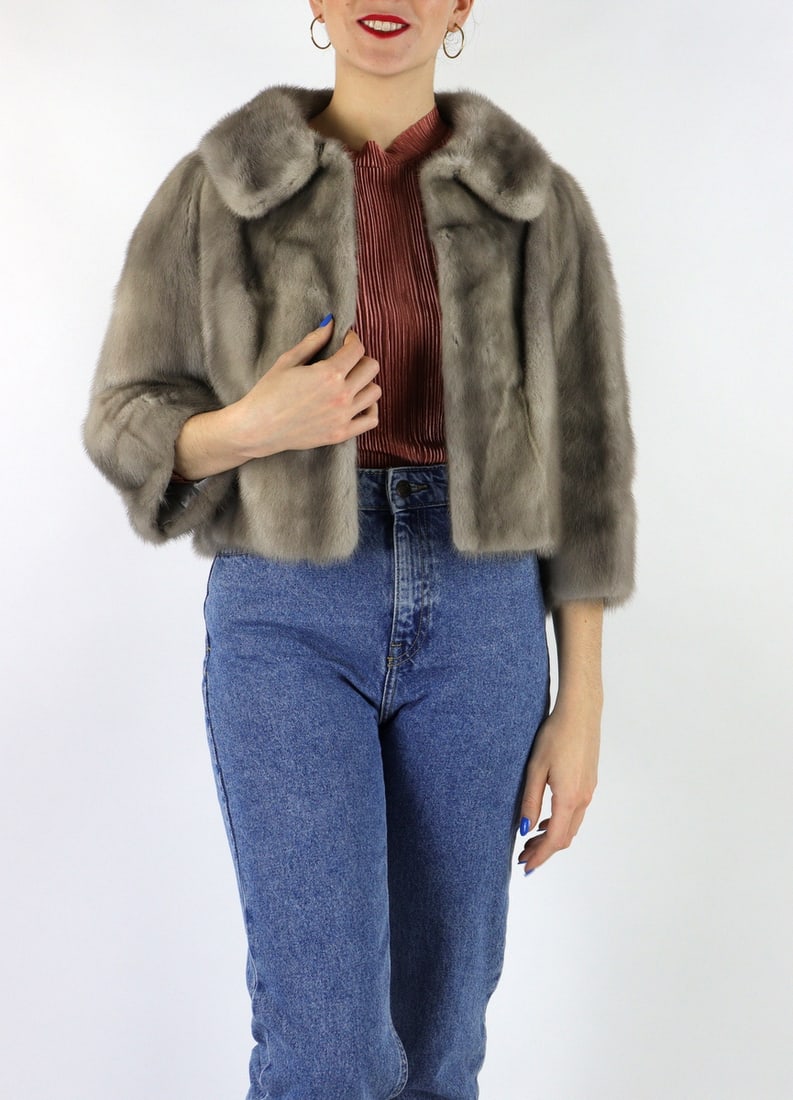 PLATINUM MINK FUR BOLERO EU: L; US: 16: Title: PLATINUM MINK FUR BOLERO EU: L; US: 16 Dimension: Approximate size- EU: L; US: 16 : Important details: Length: 50cm/19.69in -Shoulders width:42cm/16.54in -Sleeve Length:45cm/17.72in -Bust size