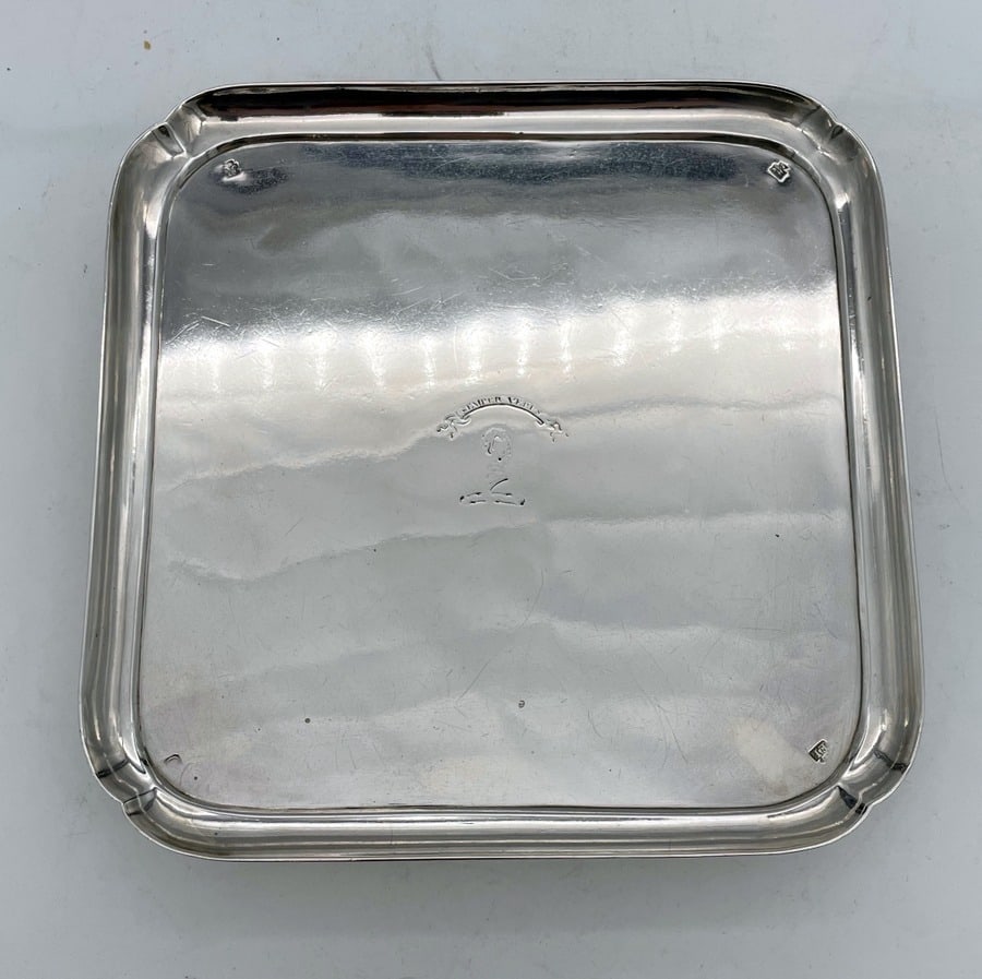 Mid 18th Century Antique George II Silver Salver Edinburgh 1743 Robert Gordon: Title: Mid 18th Century Antique George II Silver Salver Edinburgh 1743 Robert Gordon Subtitle: A rare mid 18th century shaped square Scottish silver salver Edinburgh 1743 Robert Gordon. Description 1: