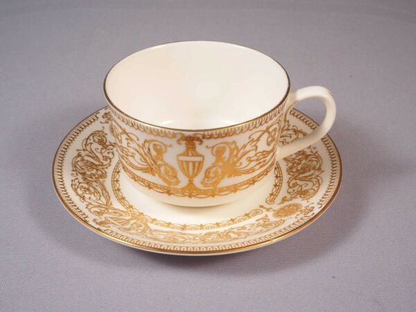 Royal Worcester HYDE PARK Gold Encrusted Cup and Saucer Set VINTAGE: This is an exceptional Tea/Coffee cup and Saucer Set made by Royal Worcester in luxurious Hyde Park pattern. The set features a lavish gold encrusted band on a white ground. Absolutely stunning The pi