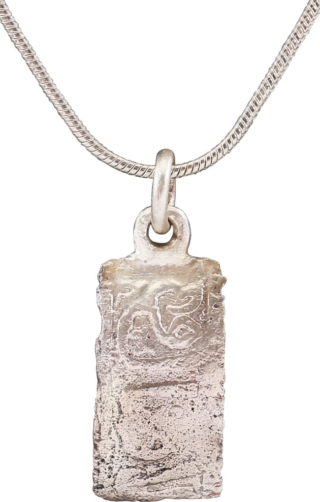 RARE VIKING WOMAN WARRIOR’S BRACELET PENDANT NECKLACE: 10th-11th century AD. Vikings were highly skilled metallurgists, and as a result, breaking metal had supernatural significance for them. Breaking ringjarn (iron rings) as shown on the Larbro Stone, wa