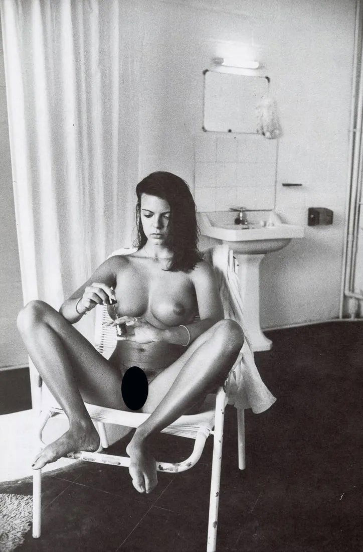 JONVELLE - Female Figure Painting Nails (1 of 2)