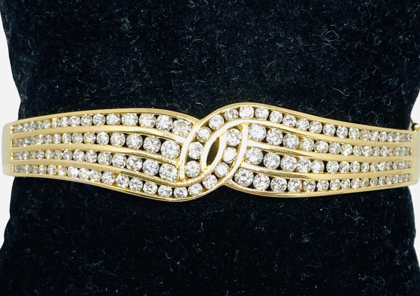 18k Diamond Bangle Bracelet 4.50 carats (1 of 10)