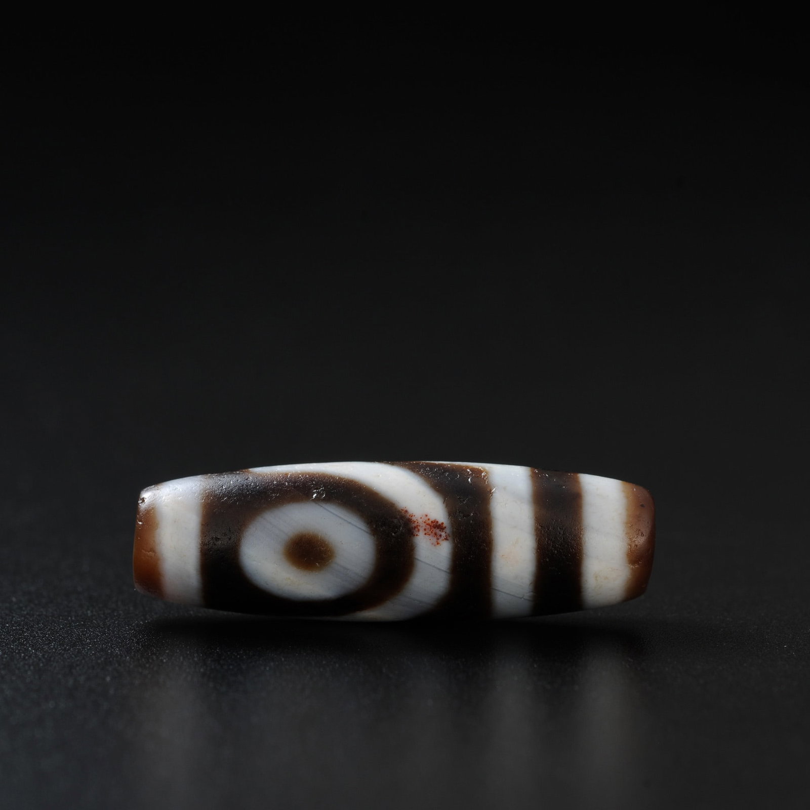 Tibet two-eye dzi-beads (1 of 8)