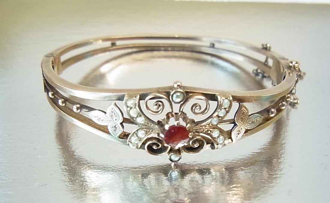 BRACELET VICTORIAN WITH GARNET AND PEARLS (1 of 7)