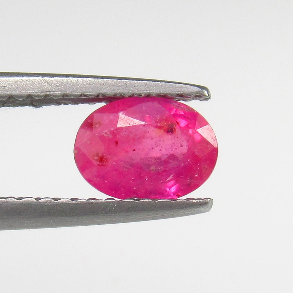 Natural Pinkish Red Ruby - 1.13 Ct (1 of 2)