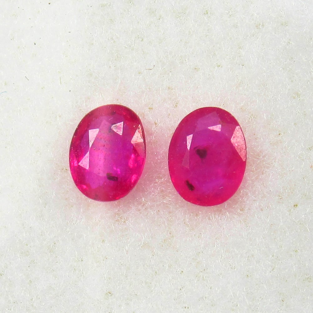 Natural Pinkish Red Ruby Pair - 0.64 Ct (1 of 2)