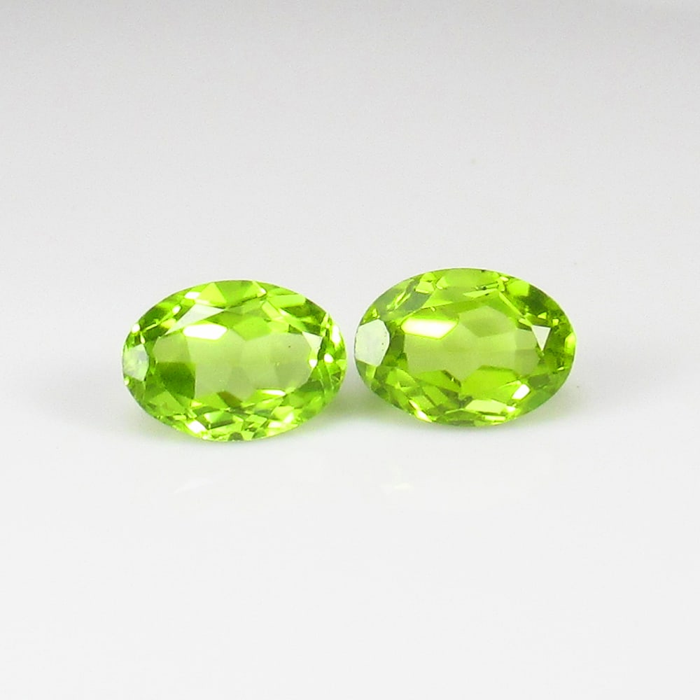 Natural Green Peridot Pair- 2.04 Ct (1 of 2)