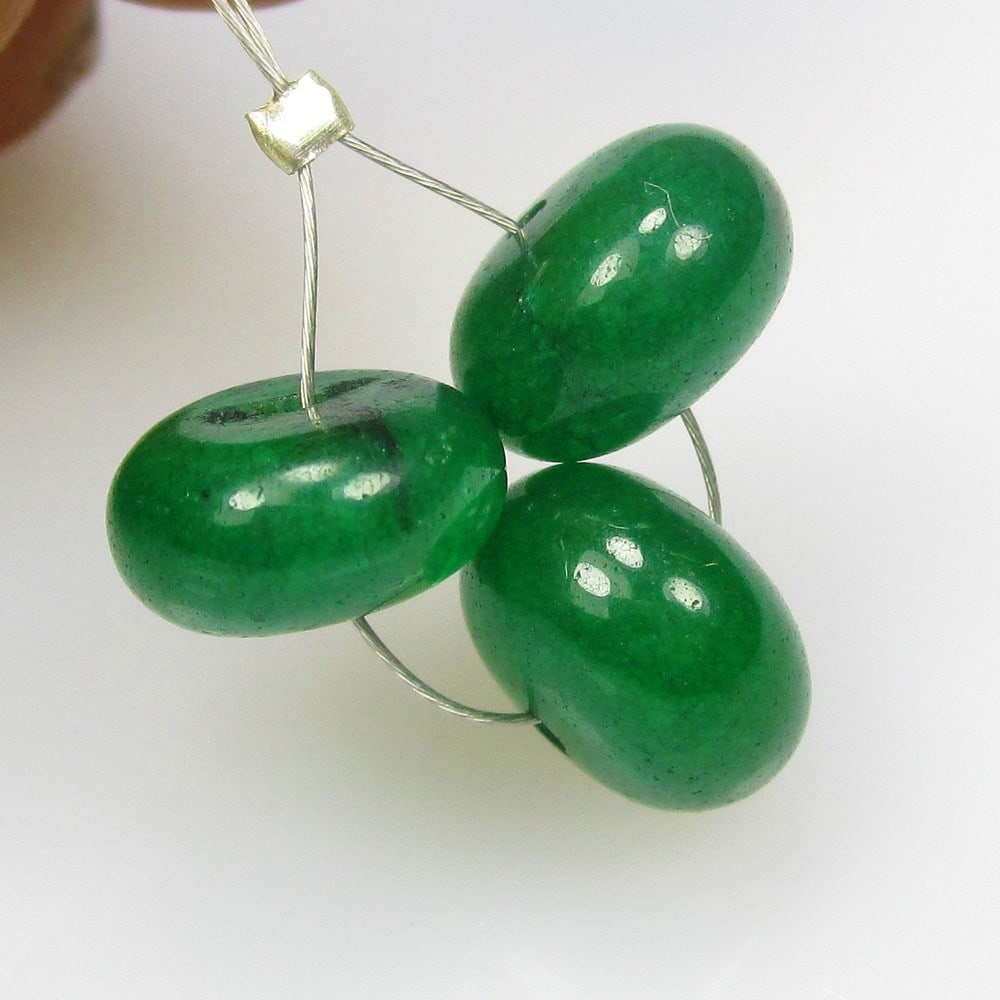 11.31 Ctw Natural 3 Drilled Green Onyx Round Beads (1 of 2)