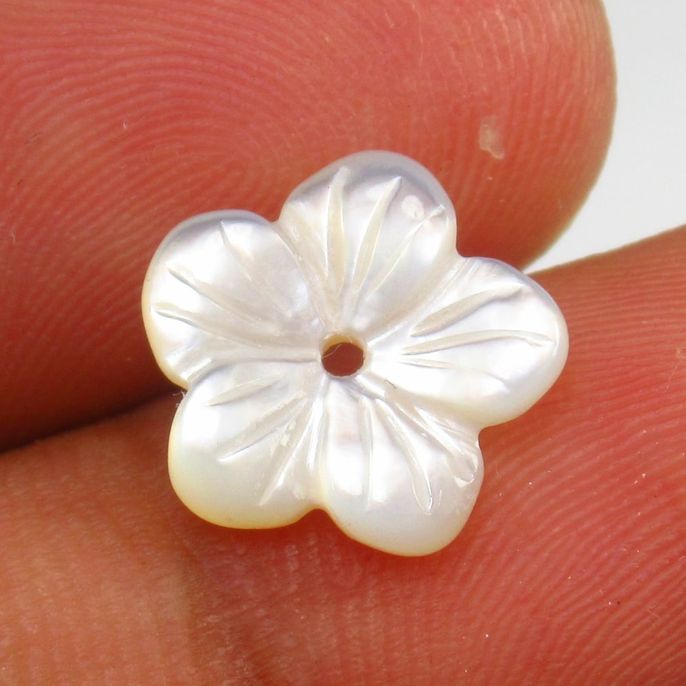 Natural Shell Carving- 1.83 Ct (1 of 2)