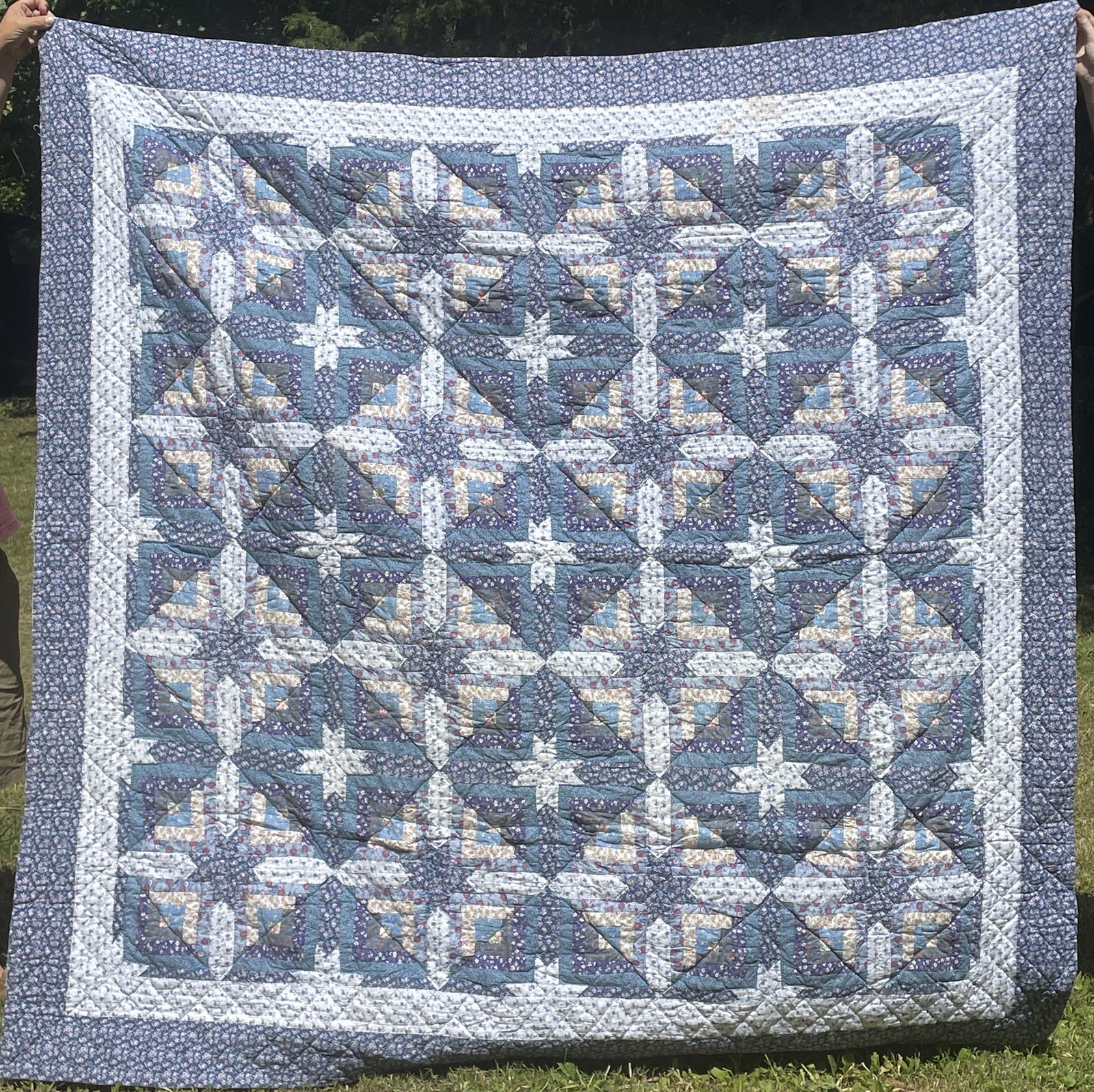 Lovely Blue Patterned Quilt 7 foot: Title: Lovely Blue Patterned Quilt 7 foot Date/Period: unknown Dimension: APPROX 84 x 83 Material: FABRIC Additional Information: Lovely blue patterned quilt 7 foot Shipping: Domestic: Flat-rate of $2