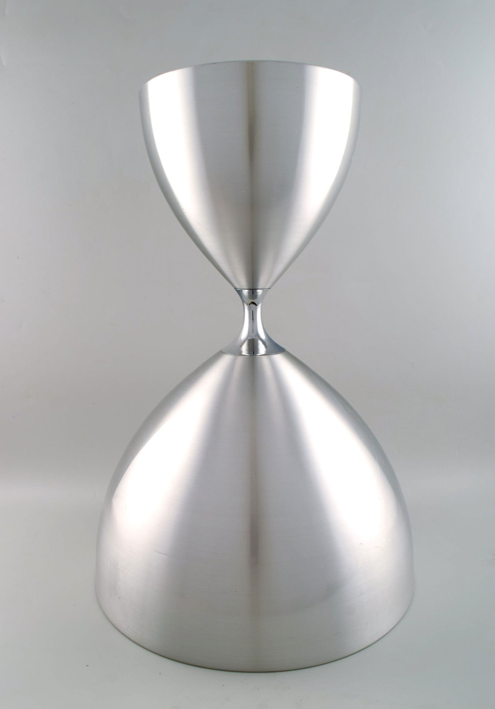 Jo Hammerborg (1920-1982) for Fog and Mørup. Large Vega pendant in matt aluminum with glossy: Title: Jo Hammerborg (1920-1982) for Fog and Mørup. Large Vega pendant in matt aluminum with glossy chrome-plated middle piece. Two light sources. 1970s. Description: Jo Hammerborg (1920-1982) fo