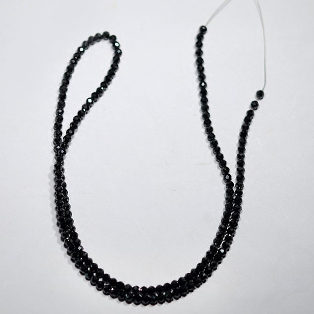28.75 cts Wonderful For Women Neck Black Diamond Beads: Title: 28.75 cts Wonderful For Women Neck Black Diamond Beads Color Clarity: Black/VS Gemstone:BlackDiamond Beads Carat Weights: 28.75 Cts Size/Dimensions: Size Beads 4.42-2.61 mm / L-7.5 inches Reser