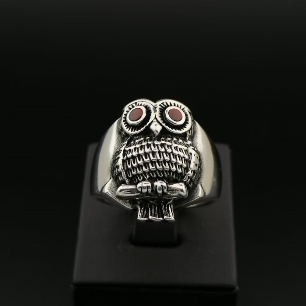 925 Silver Owl Ring: 925 Silver Owl Ring -Total Weight:12.4g -Size: US Size 10.75 (20.50mm) With Gift Box Express Shipping.Carrier:DHL Express Combine Shipping Prices: 2 lots 30$ 3 lots 35$ 4 lots 40$ 5 lots 50$ 6 lots 60