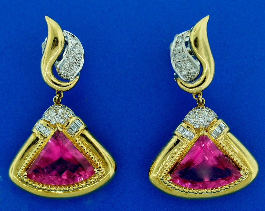 C1970 VINTAGE 18K YELLOW WHITE GOLD PINK TOURMALINE DIAMOND CHANDELIERS EARRINGS: VINTAGE C. 1970 18K YELLOW & WHITE GOLD PINK TOURMALINES & DIAMONDS FABULOUS CHANDELIER EARRINGS AMAZINGLY BEAUTIFUL PINK TOURMALINES & DIAMONDS Pink tourmaline - approx. 40 carats Diamonds - round cu