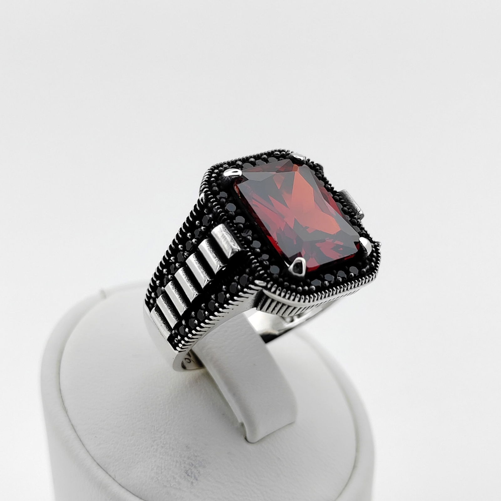 925 Silver Men's Ring Ornated with Red Zircon and Black Zircons (1 of 8)