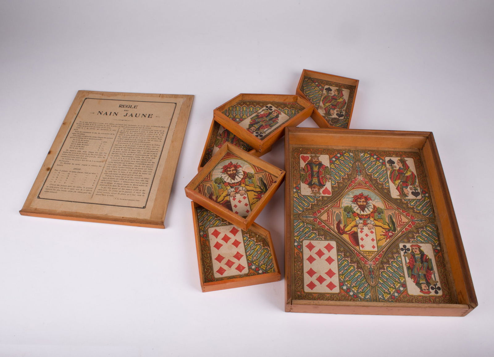 French board game Nain Jaune N.K Atlas 1904 (1 of 3)