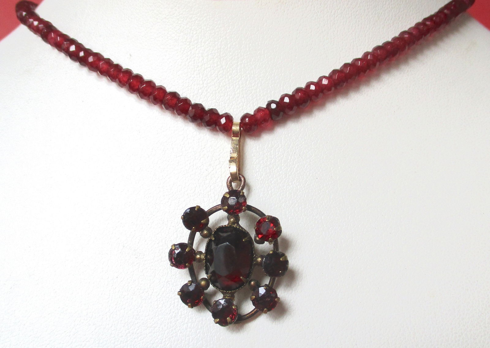 Vintage Bohemian Garnet Necklace With Bohemian Garnet Pendant (1 of 6)