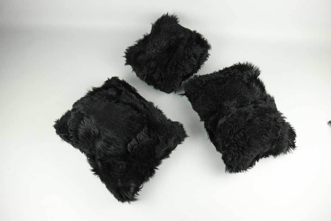 SET OF 2 ALPACA FUR PILLOWS (1 of 4)