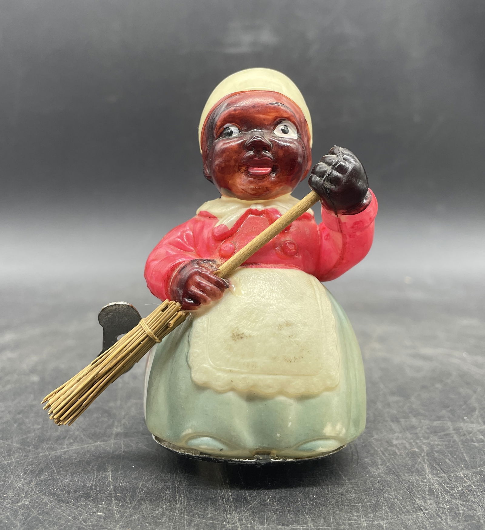 ANTIQUE JAPAN BLACK AMERICANA CELLULOID WIND UP (1 of 8)