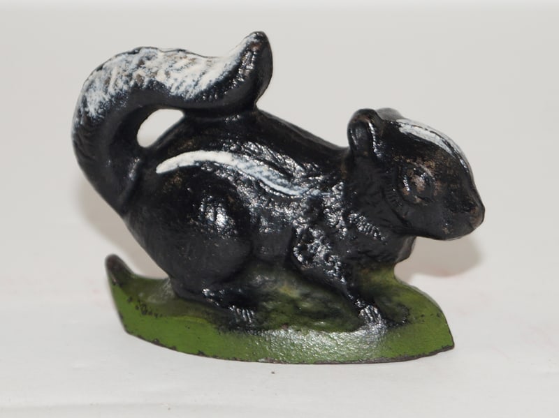 Skunk Cast Iron Bottle Opener (1 of 4)
