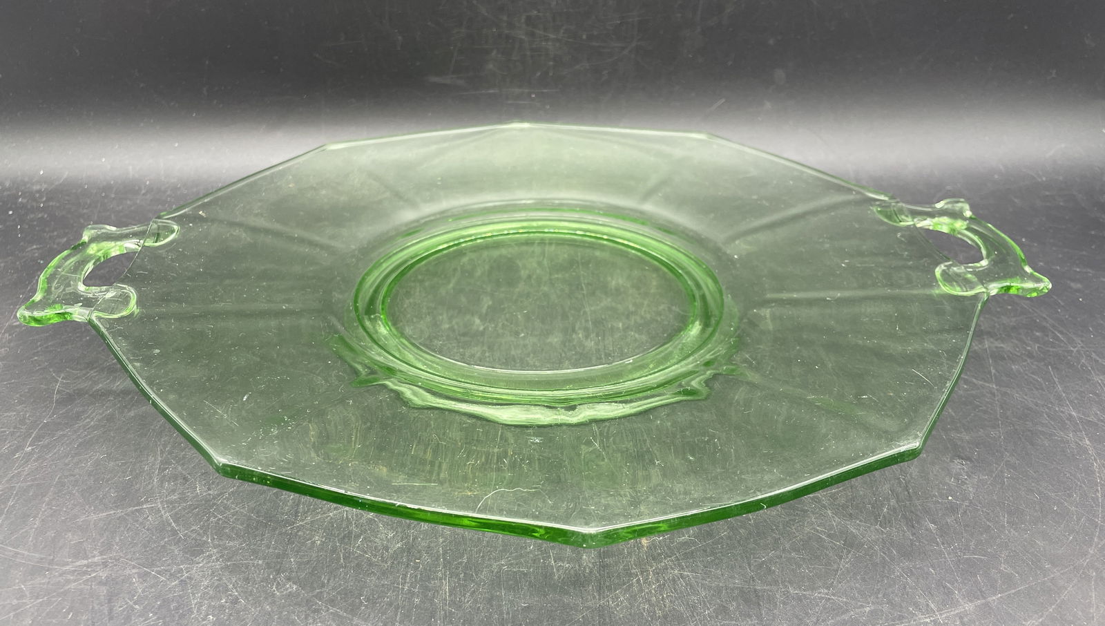 1930's DEPRESSION URANIUM GLASS PLATE WITH HANDLES (1 of 8)