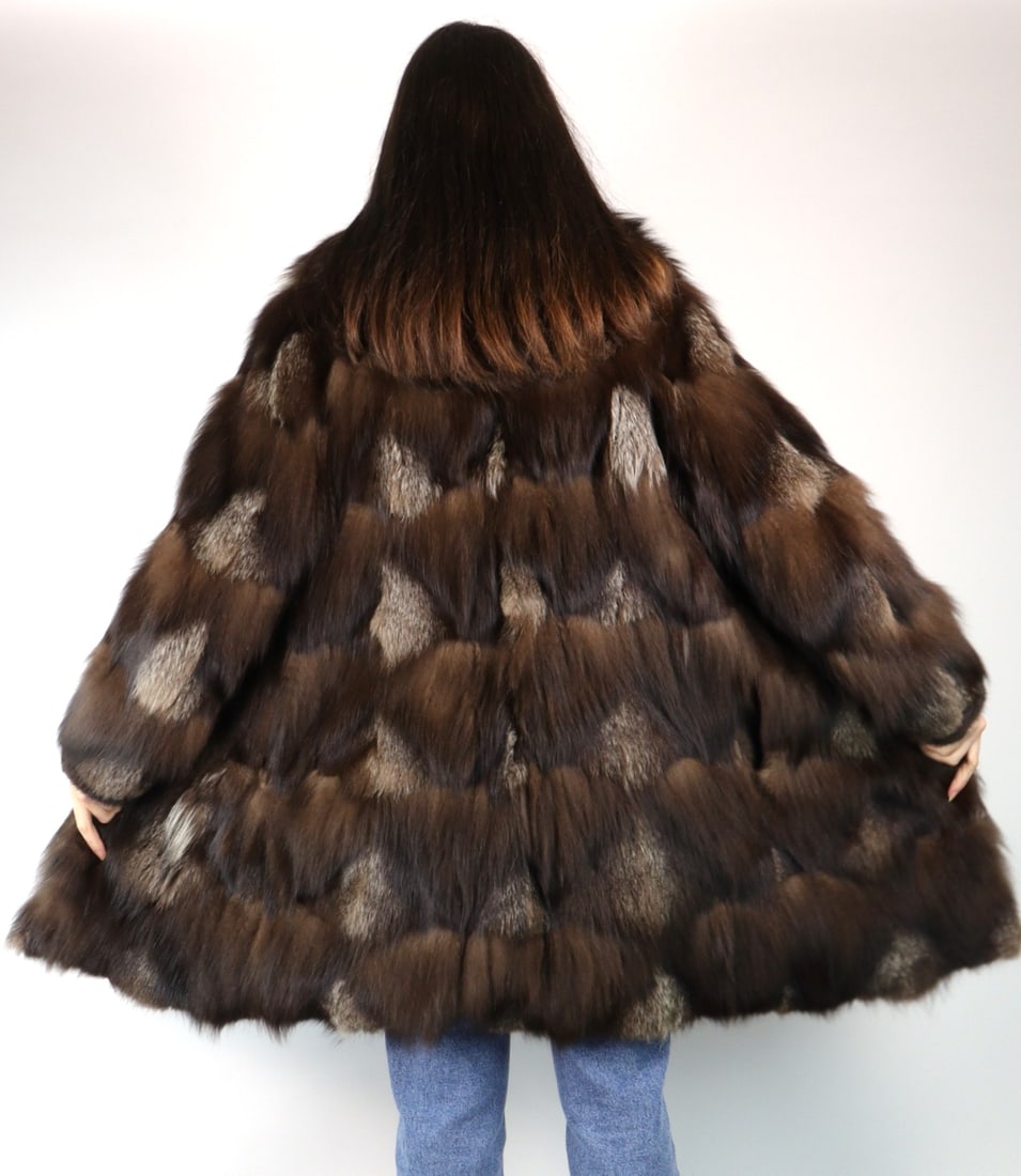 SILVER FOX FUR COAT EU: XL; US: 20 (1 of 11)