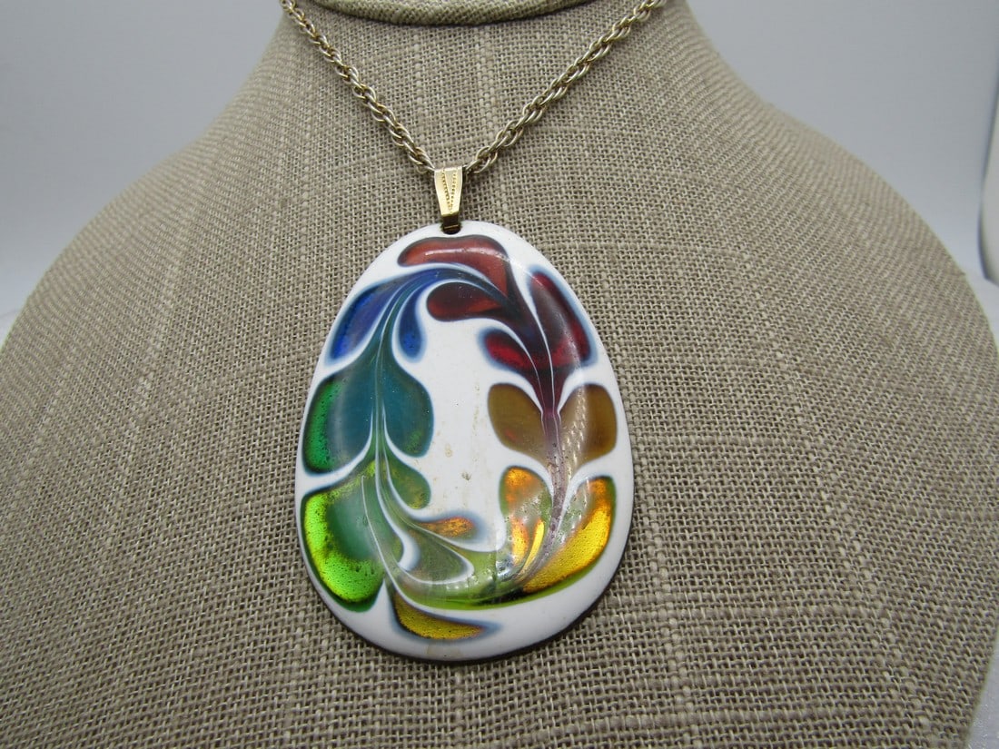 Vintage Swirled Enameled Necklace, 24", Gold Tone, Magnetic Clasp, 1960's-1970's: Vintage Swirled Enameled Necklace, 24", Gold Tone, 1960's-1970's. Magnetic Clasp. Mod design. The pendant is white background with heart-like or leaf-like swirls that connect and go from blue to shade
