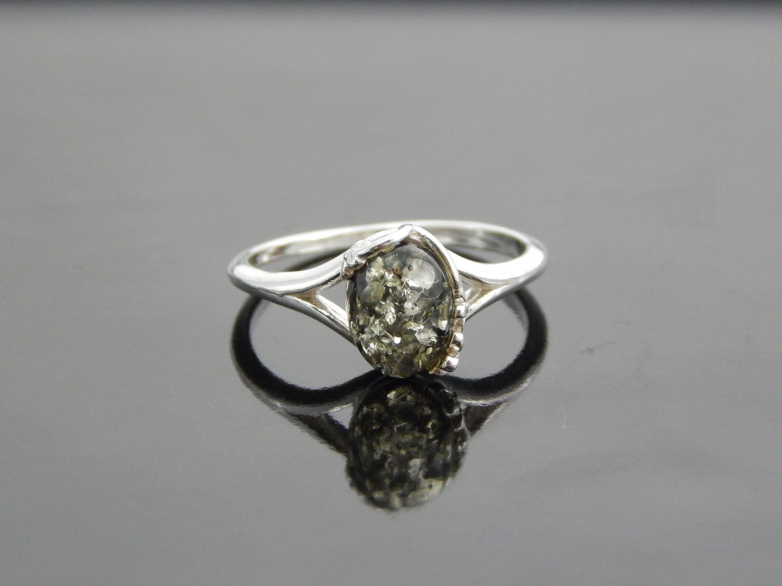 Natural Baltic Green Amber Tiny Flower Ring in 925 Silver (1 of 5)