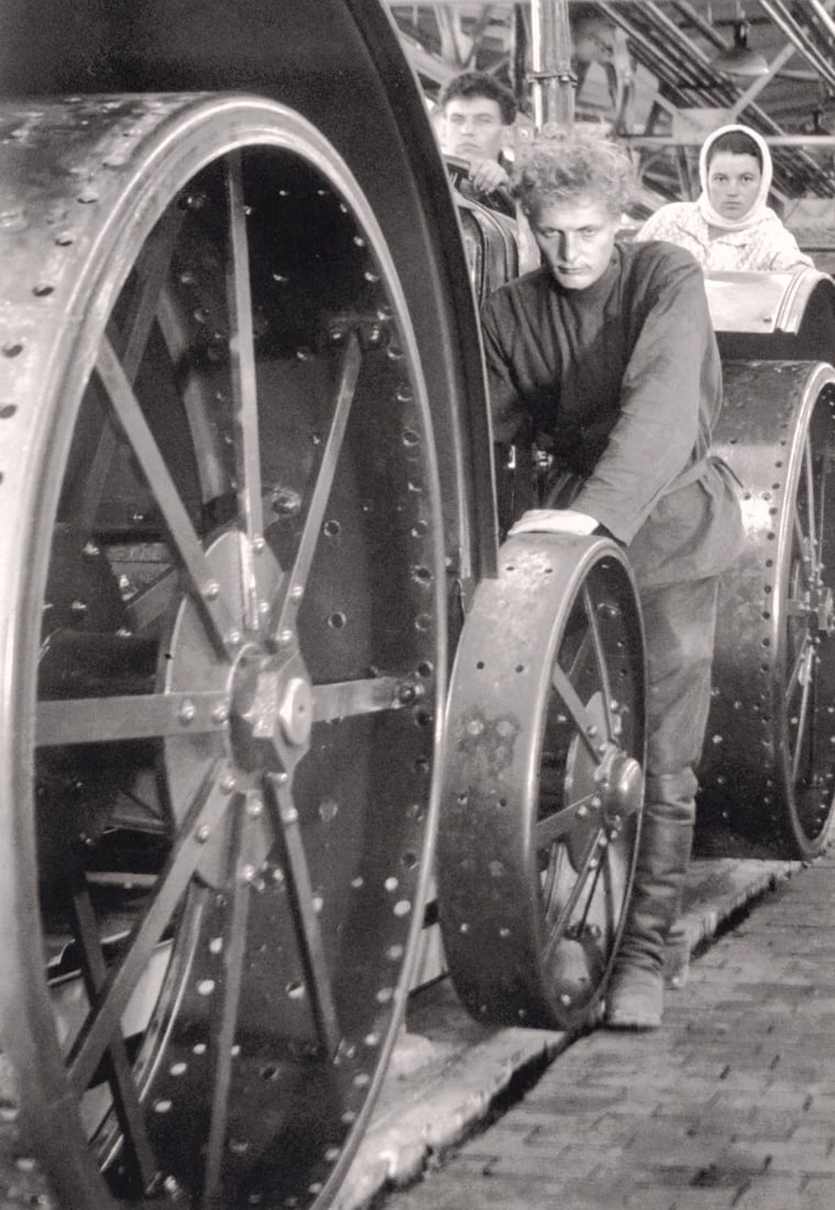 MARGARET BOURKE WHITE - Stalingrad, 1930 (1 of 1)