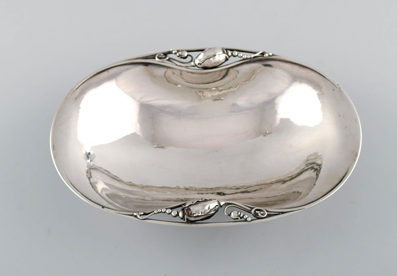 Georg Jensen "Blossom" bowl in sterling silver. Model 2A. (1 of 8)