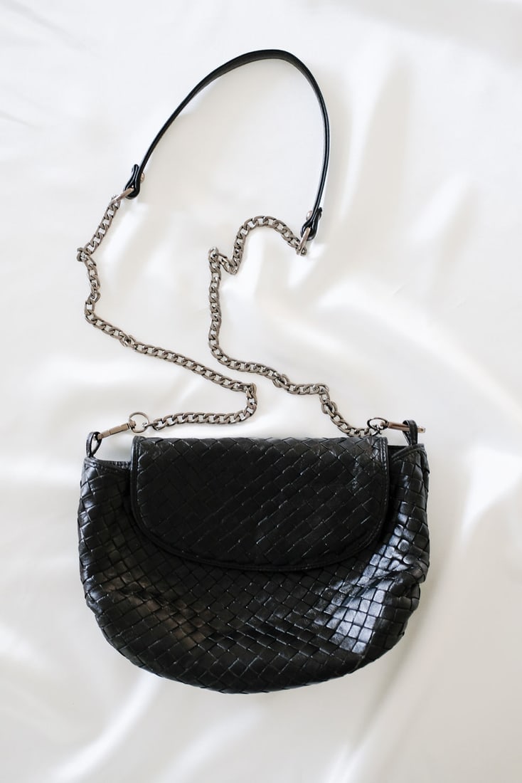 Bottega Veneta Black Shoulder Bag with Iconic Intrecciato Leather (1 of 4)