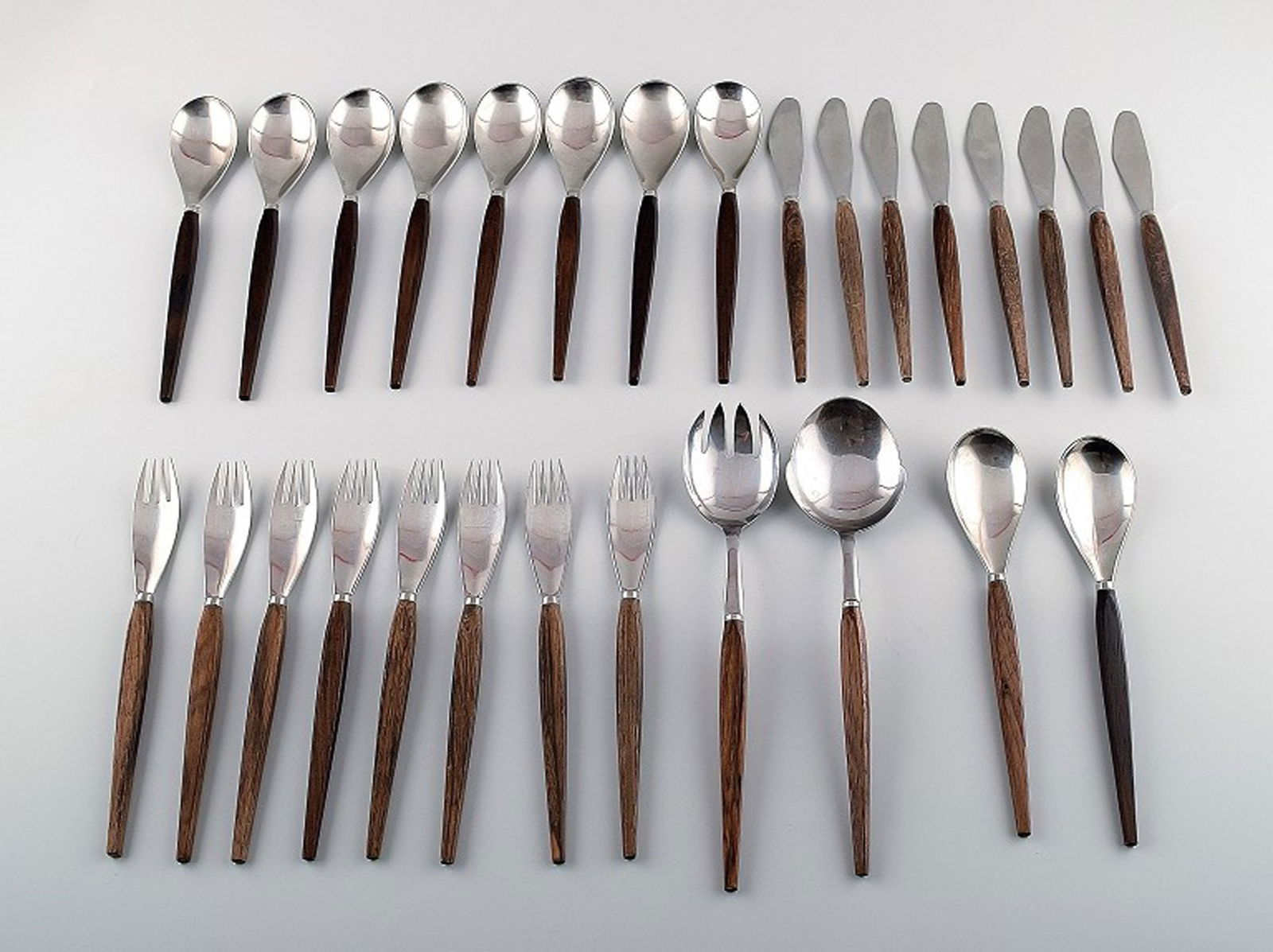 Danish design, 8 persons cutlery, rosewood, 1970s. Complete dinner cutlery for 8 p. with 4 serving (1 of 8)
