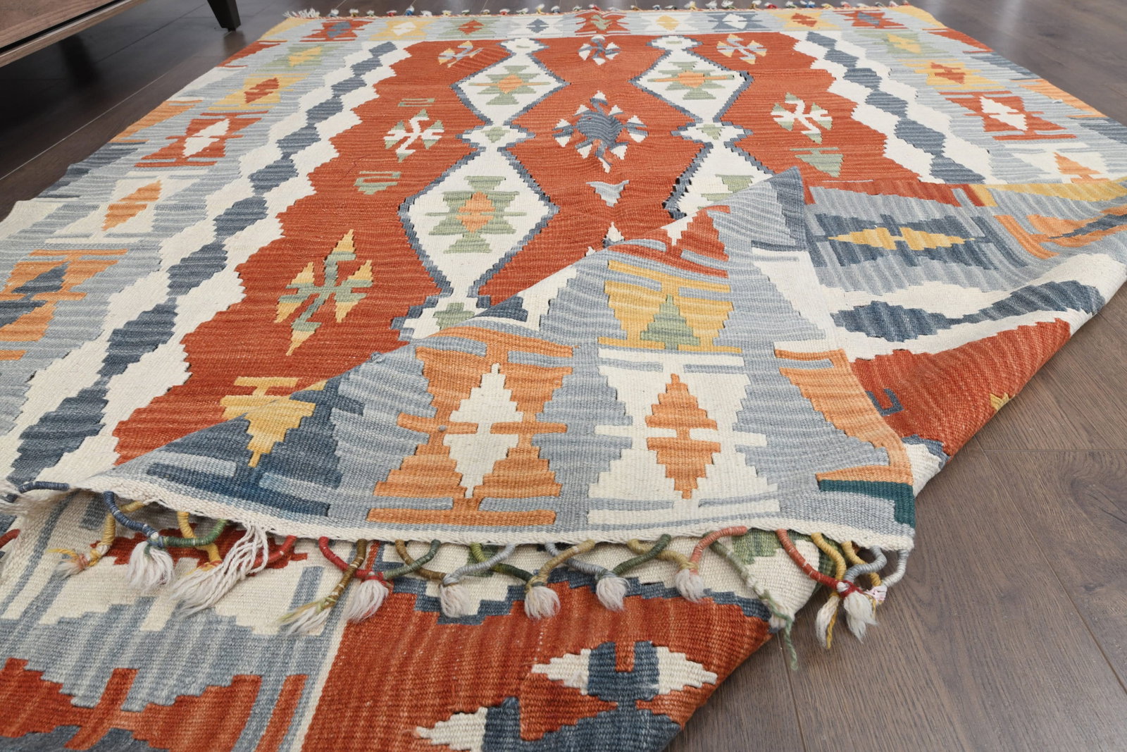 4.1 ft. X 5 ft. Kilim Rugs: Title: 4.1 ft. X 5 ft. Kilim RugsOridign: Turkey Date/Period: 1960 - 1970 Materials: Wool and Cotton Size: Width: 4.1 feet Length: 5 feet Provenance: This Turkish one-of-a-kind Vintage Flatweave Kilim
