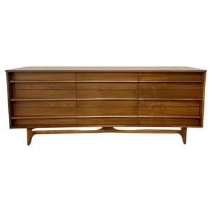 Mid-Century Modern Dresser, Sideboard, Edmund Spence, Walnut, American: Mid-Century Modern dresser, sideboard, edmund spence, walnut, American Fully refinished American designer Mid-Century Modern dresser or sideboard by Edmund Spence. having a deep curve with sculptured