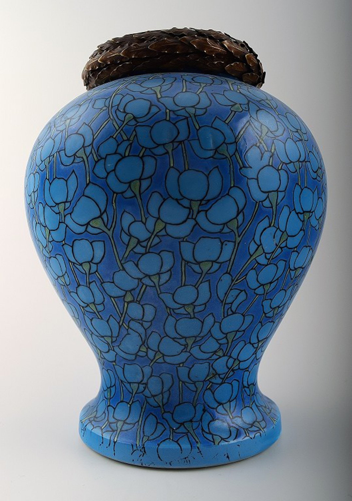 Royal Austria hand painted vase in porcelain. (1 of 4)
