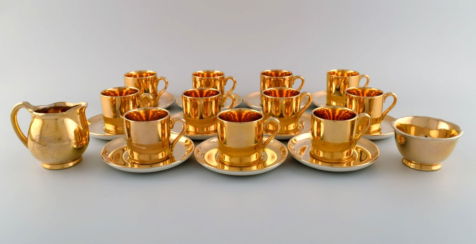 Crown Devon, England. Mocha service in gold-painted porcelain for 11 people. 1930s / 40s. (1 of 6)