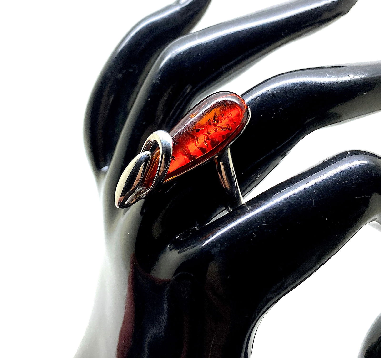 Grand Vintage Amber Ring (1 of 11)