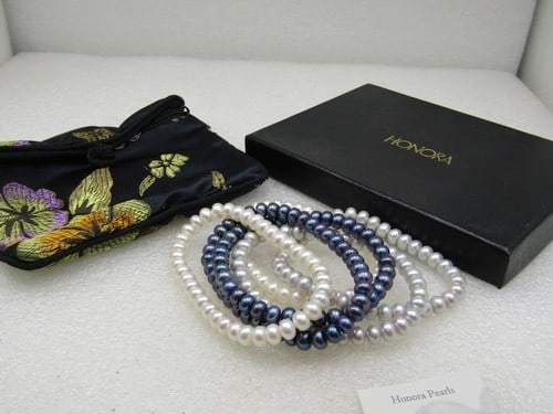 Honora Pearl 6 Cultured Freshwater Pearl Stretch Bracelets, Silk Bag, Original Box (1 of 5)