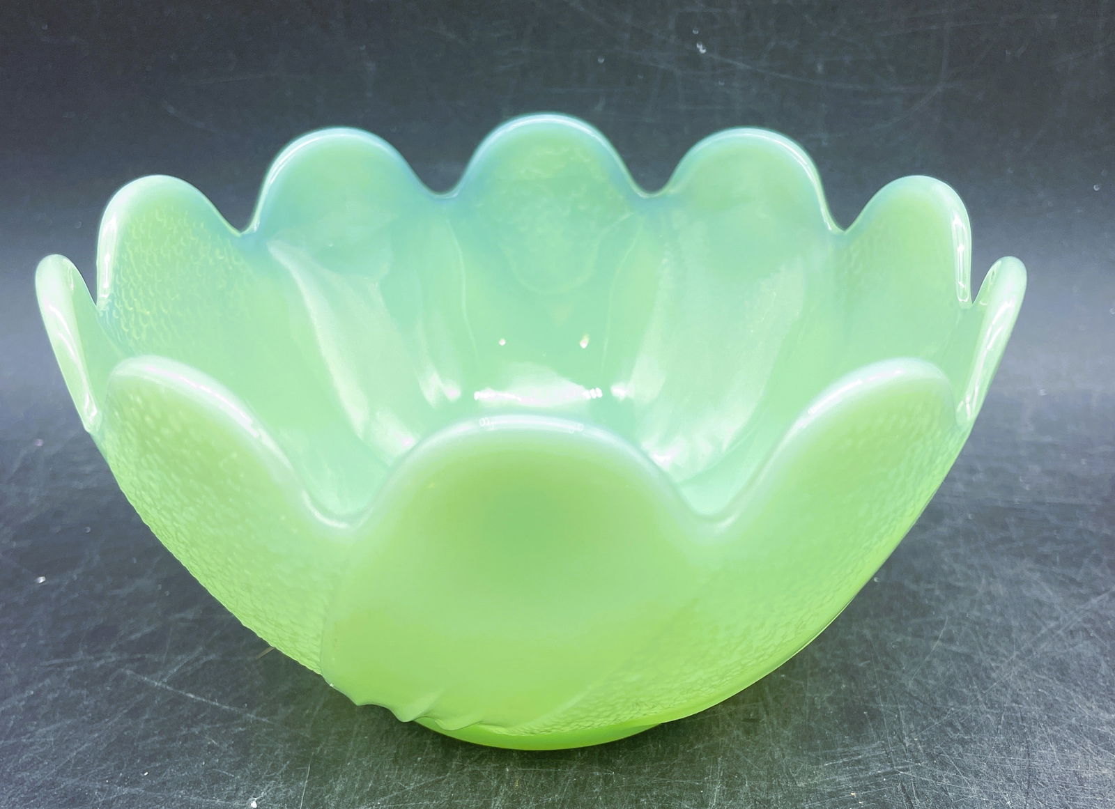 VINTAGE FIRE KING JADEITE GREEN LOTUS LEAF BLOSSOM BOWL (1 of 8)
