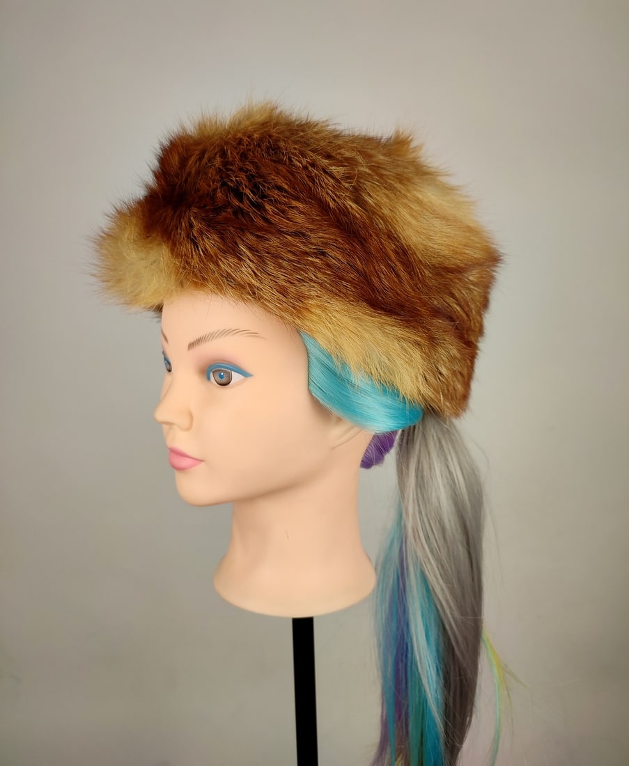 RED FOX FUR HAT (1 of 4)