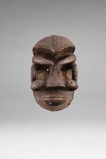 We/Guere Mask - Ivory Coast - African Art Tribal Art: Title: We/Guere Mask - Ivory Coast - African Art Tribal ArtDate/Period: Second half XX°Origin: Ivory CoastDimension: 19,69 InchMaterials: WoodWeight: 6,84 PoundsItem type: MasksProvenance: It's