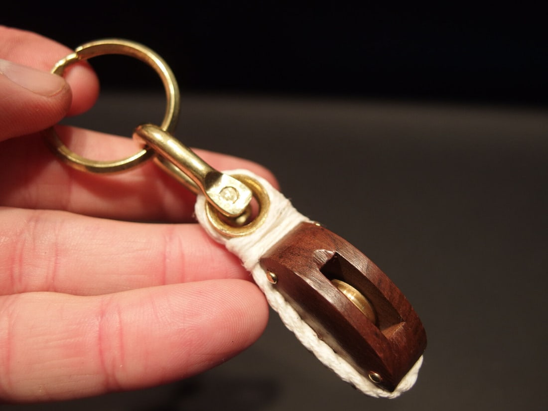Wood Brass Nautical Sailing Pulley Boat Ship Keychain (1 of 11)